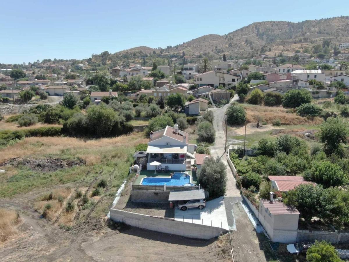 Yiannos House Villa Evrykhou ภายนอก รูปภาพ