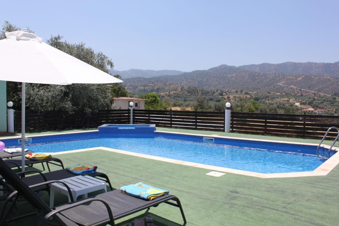 Yiannos House Villa Evrykhou ภายนอก รูปภาพ