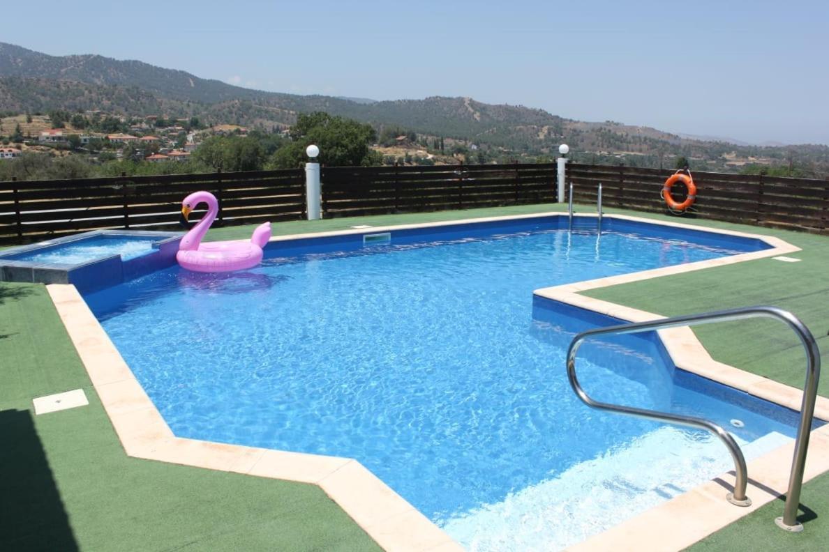 Yiannos House Villa Evrykhou ภายนอก รูปภาพ